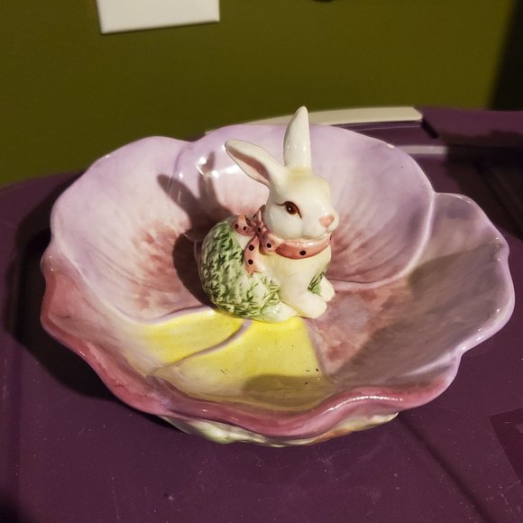 Pansy Spring Décor Easter Bunny in Purple Flower Trinket Dish, GUC - Picture 1 of 4